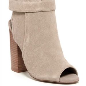 LIKE NEW Steve Madden Peta Open Toe Booties